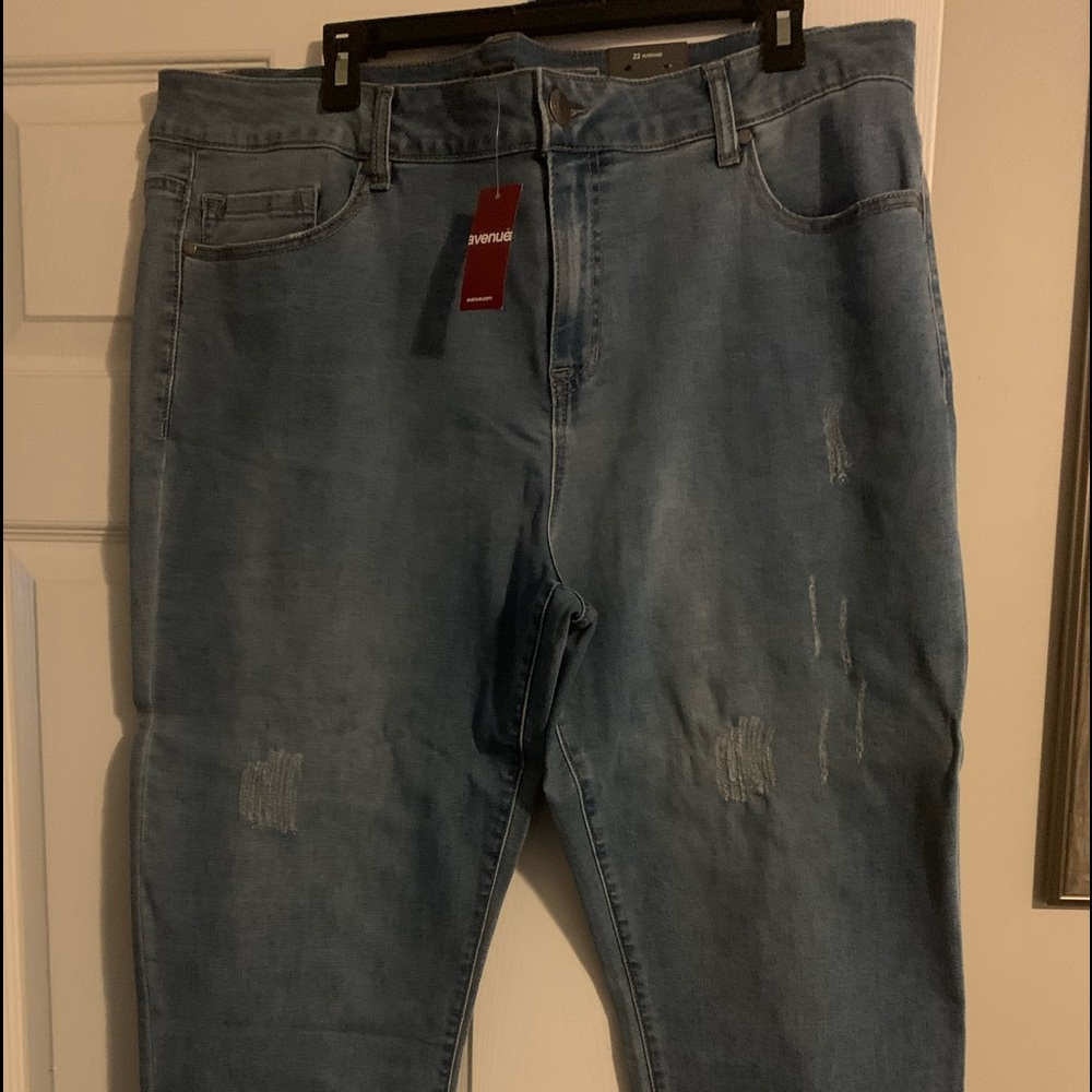 Plus size cuffed jeans